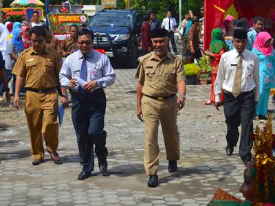 Penyambutan kedatangan Walikota Padang - Penyambutan kedatangan Walikota Padang; Bapak Mahyeldi